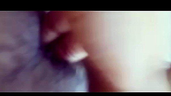 С крупными дойками аматерка тискает клитор юная, порно видео