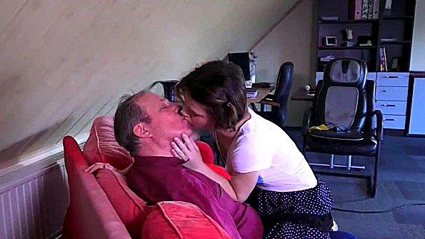 Сиськастая баба молоденькая дедок, порно видео